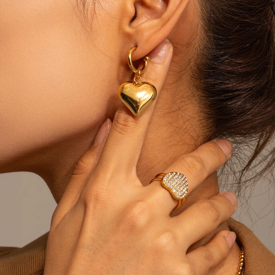 HEART BREAKER DROP EARRINGS - Gold