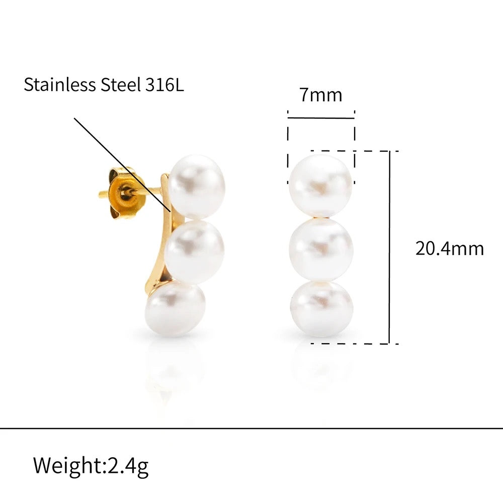 REMI PEARL STUD EARRINGS