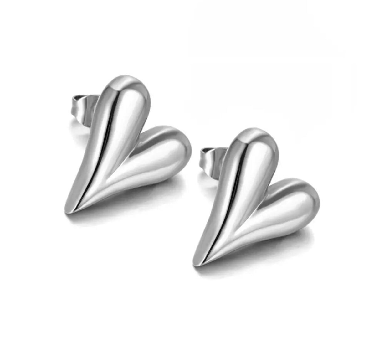 HEART STUDS - Silver