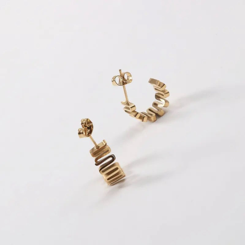 SIOUXIE mini hoop earrings