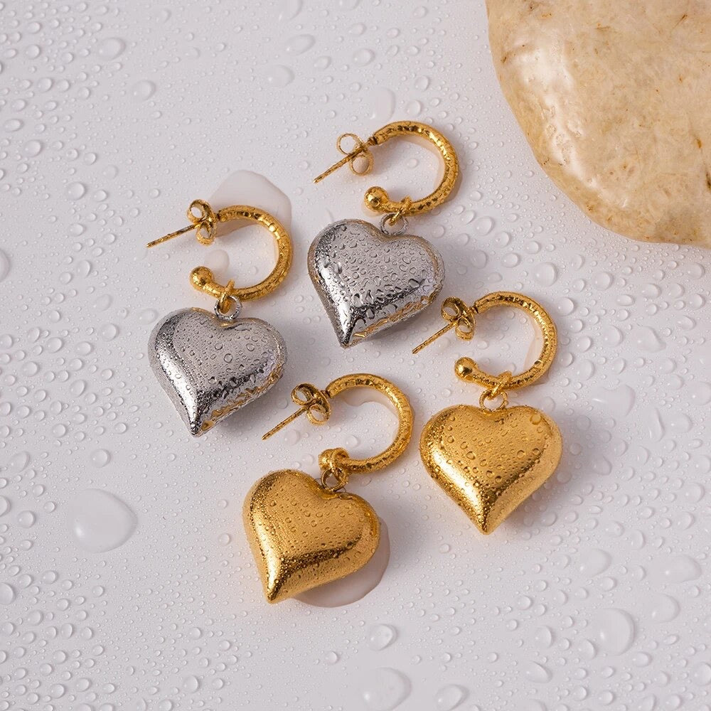 HEART BREAKER DROP EARRINGS - Gold