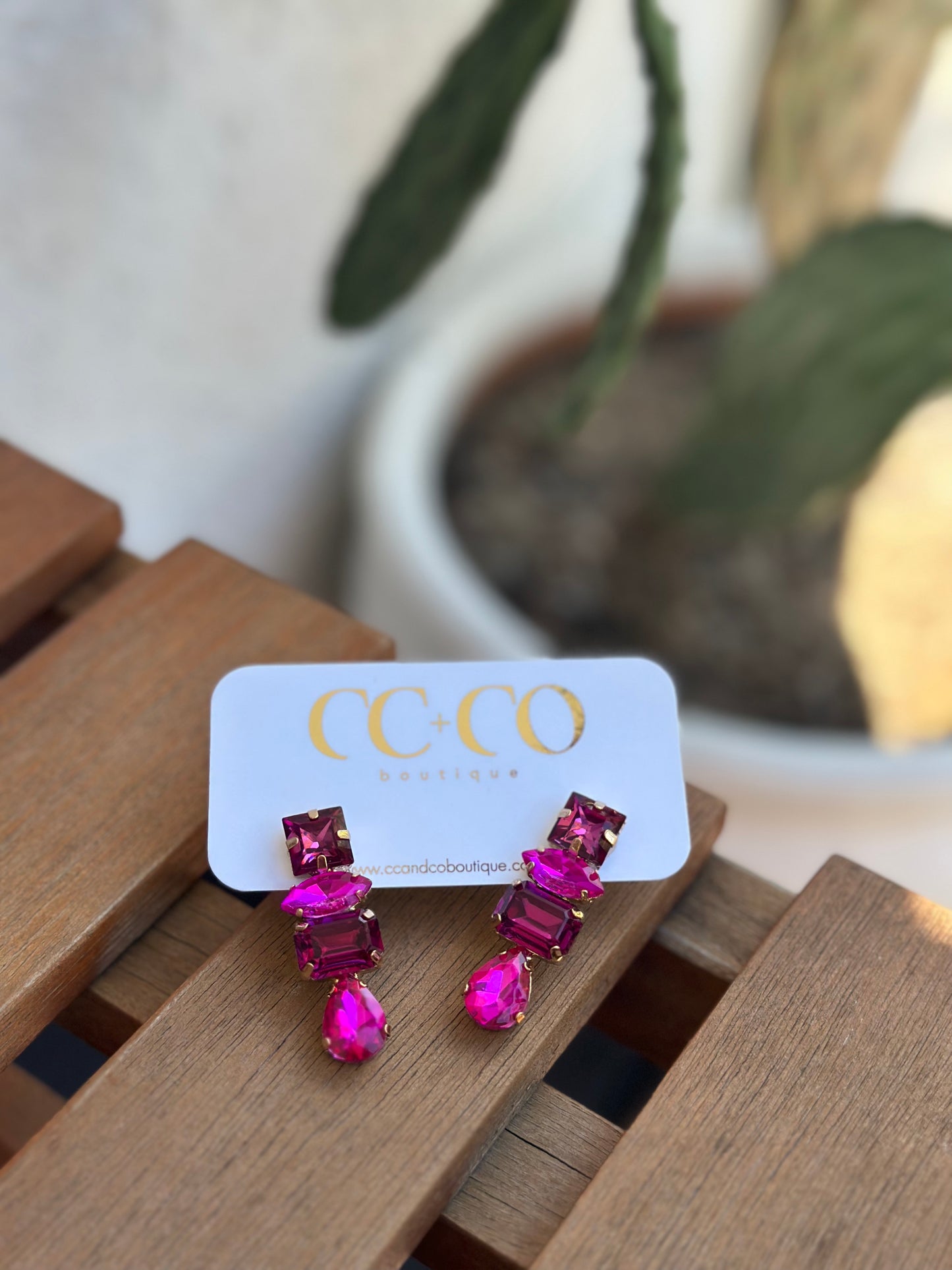 CASSANDRA EARRINGS - Pink