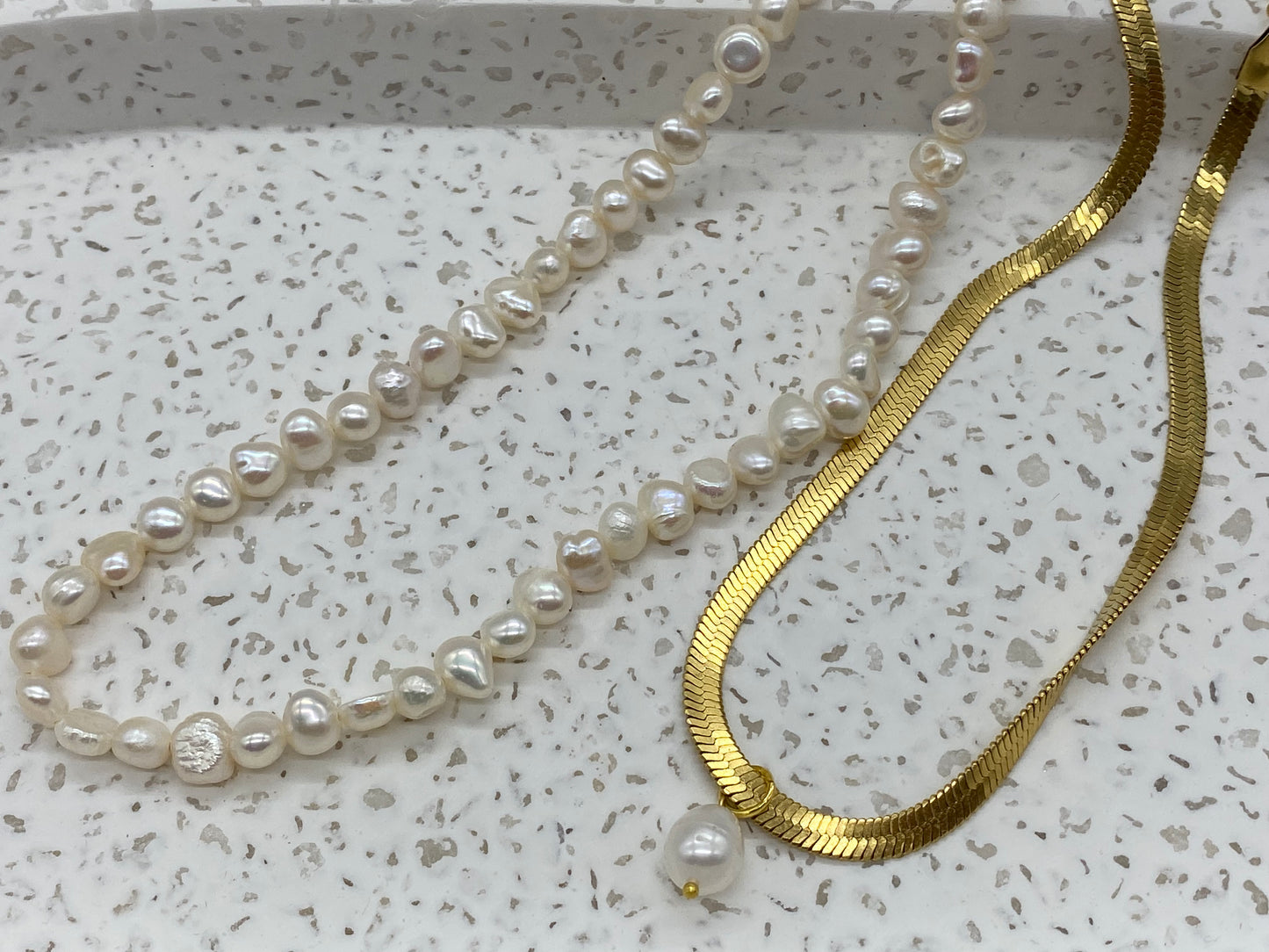 CINDY FRESHWATER PEARL NECKLACE