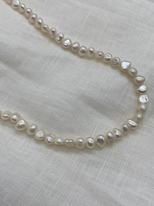 CINDY FRESHWATER PEARL NECKLACE